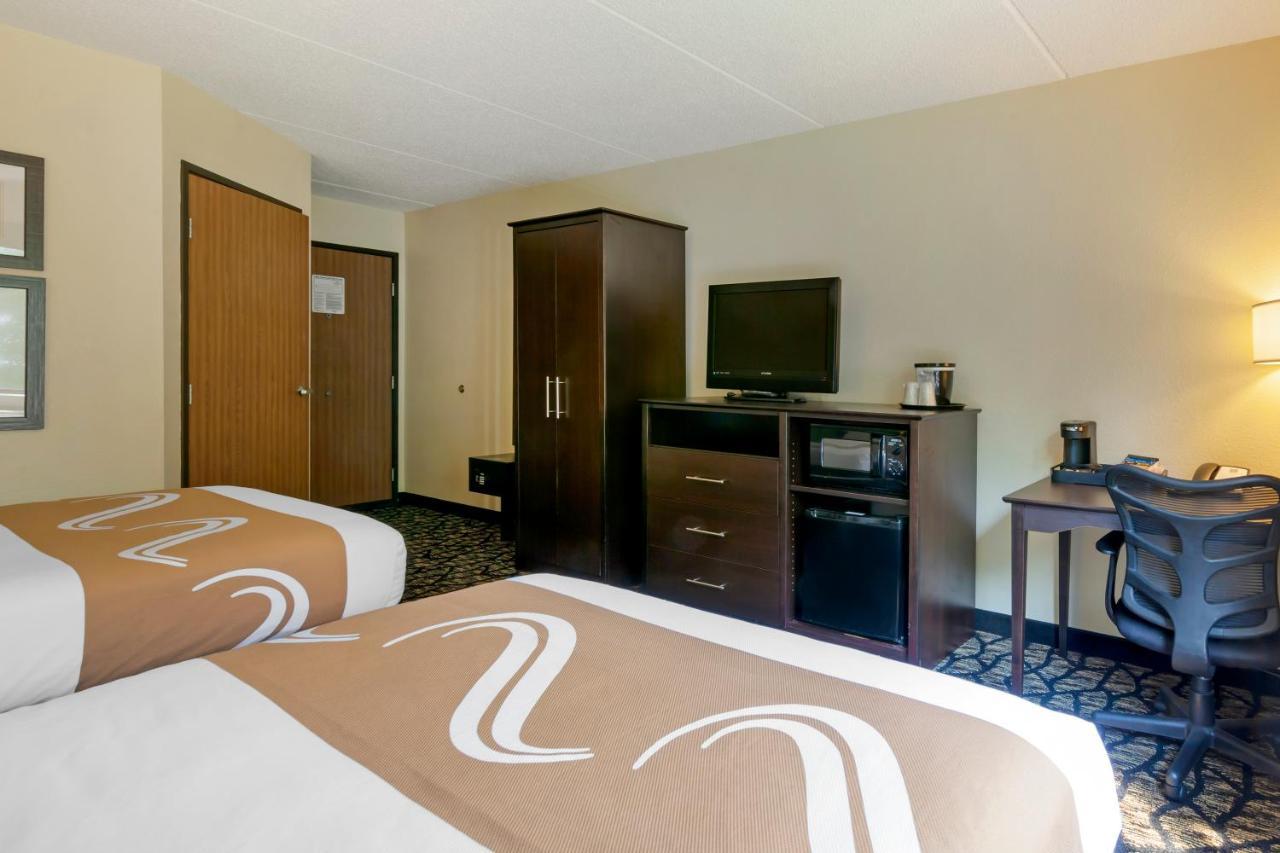 Quality Inn Oshkosh Buitenkant foto