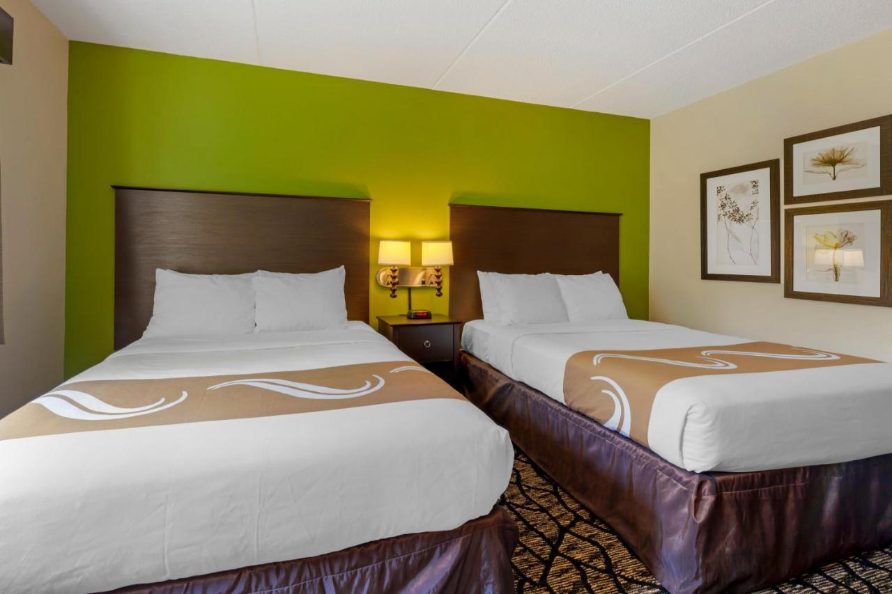 Quality Inn Oshkosh Buitenkant foto