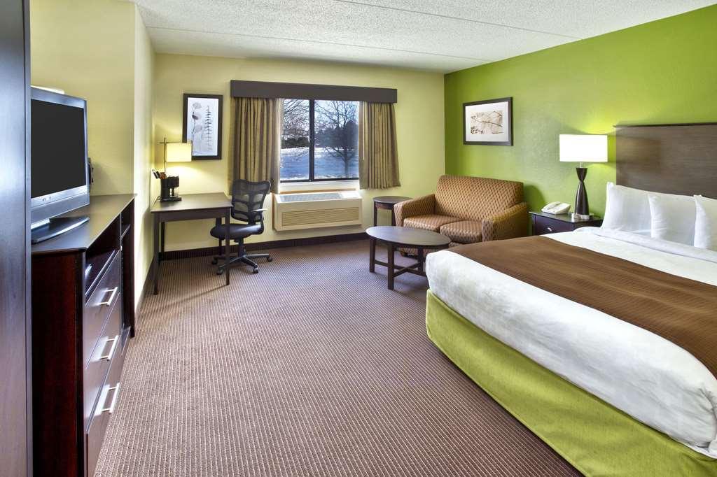 Quality Inn Oshkosh Kamer foto