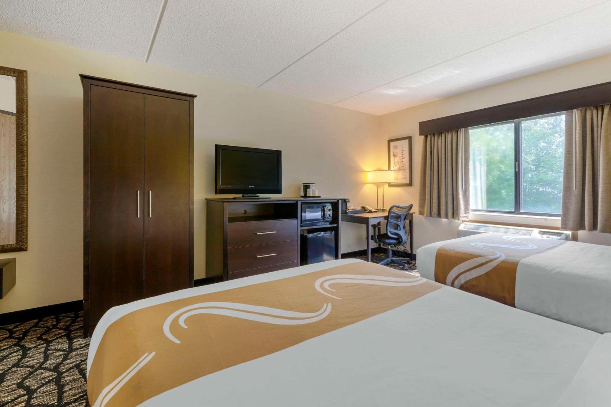 Quality Inn Oshkosh Buitenkant foto